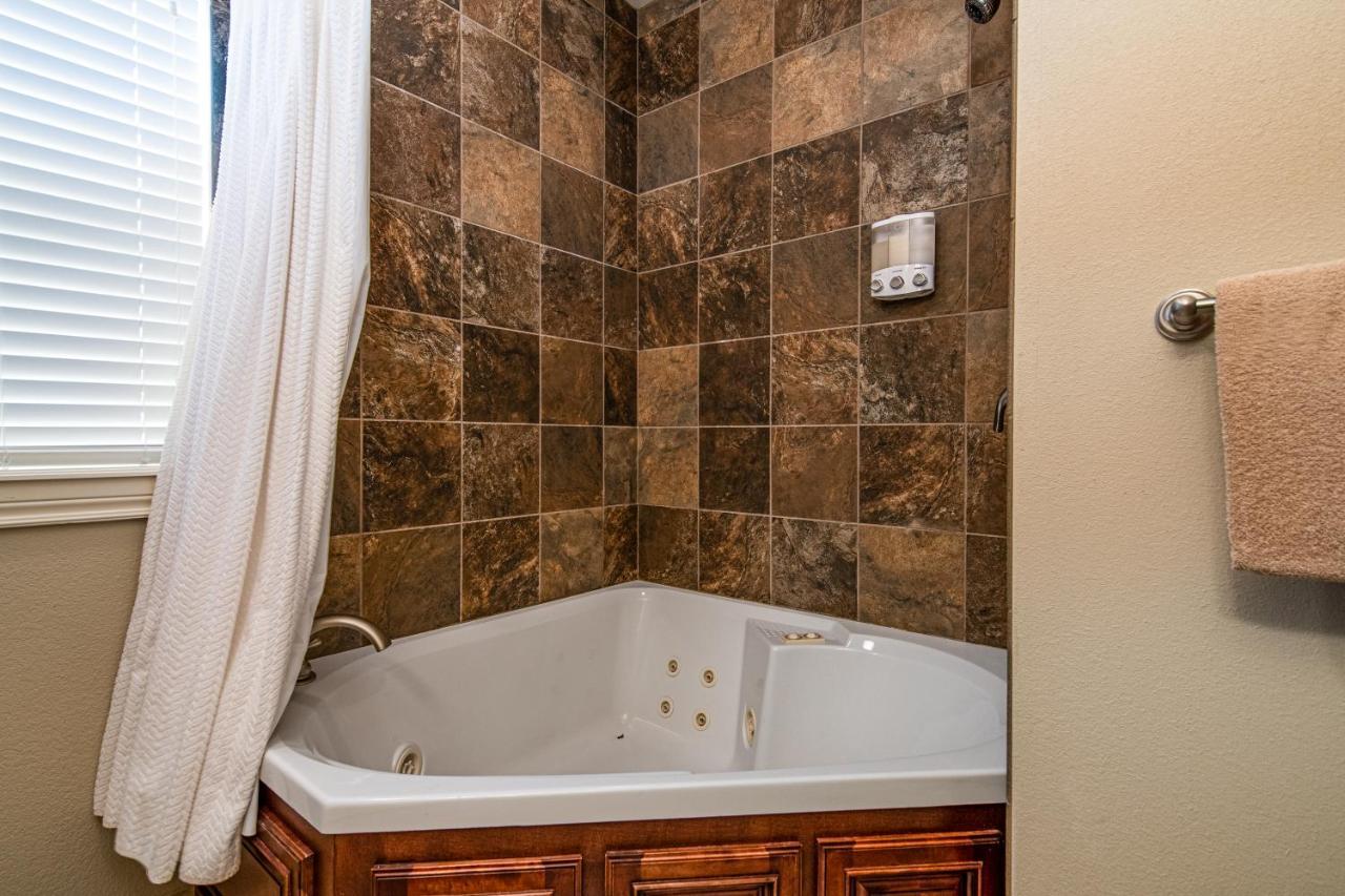 Two Bedroom Villa In The Heart Of Branson! Extérieur photo